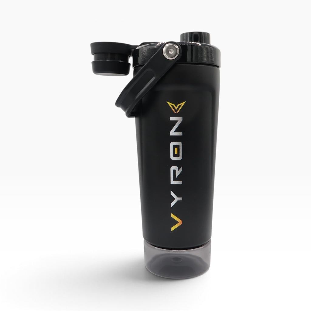 VYRON STEELSHAKE DUO 590 ml in Schwarz mit geöffnetem Trinkverschluss